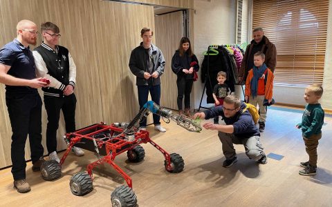 KN Robotyków na Kosmicznym Dniu Nauki w Hevelianum, fot Maciej Rećko