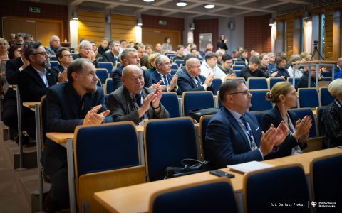 Aula wypełniona słuchaczami