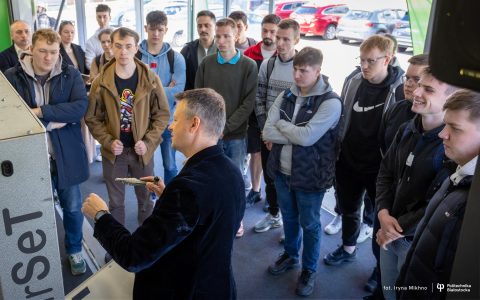 Zielona Cyfrowa Ciężarówka Schneider Electric w Politechnice Białostockiej