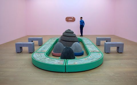 1. Rafał Zajko,„The Spin Off”- 2025 – Focal Point Gallery, UK – fot. dzięki uprzejmości Focal Point Gallery